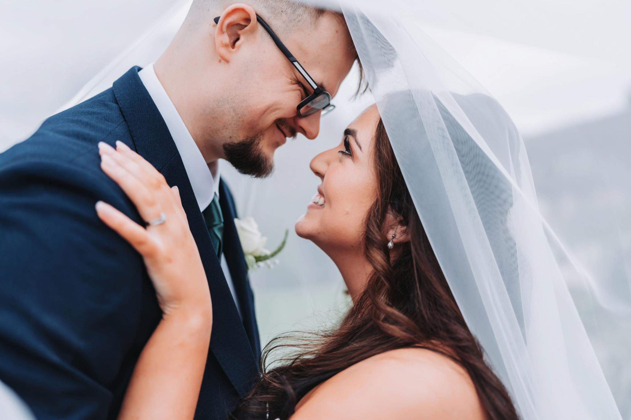 The Spectacular Rivervale Barn Wedding of Victoria and Jeremy